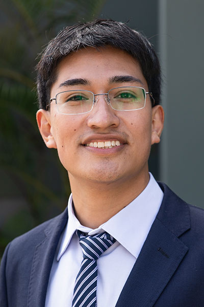 cara-400×600-excellence-scholarship-2