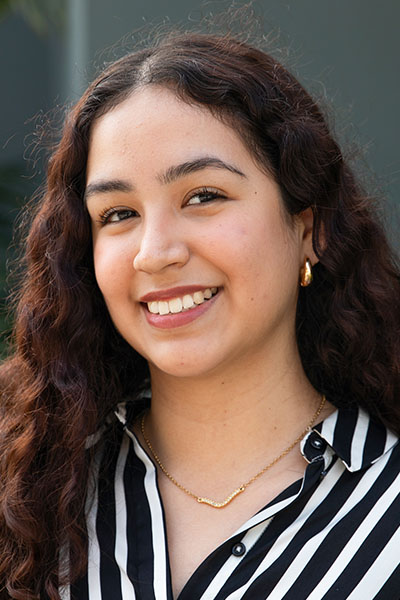 cara-400×600-excellence-scholarship-3