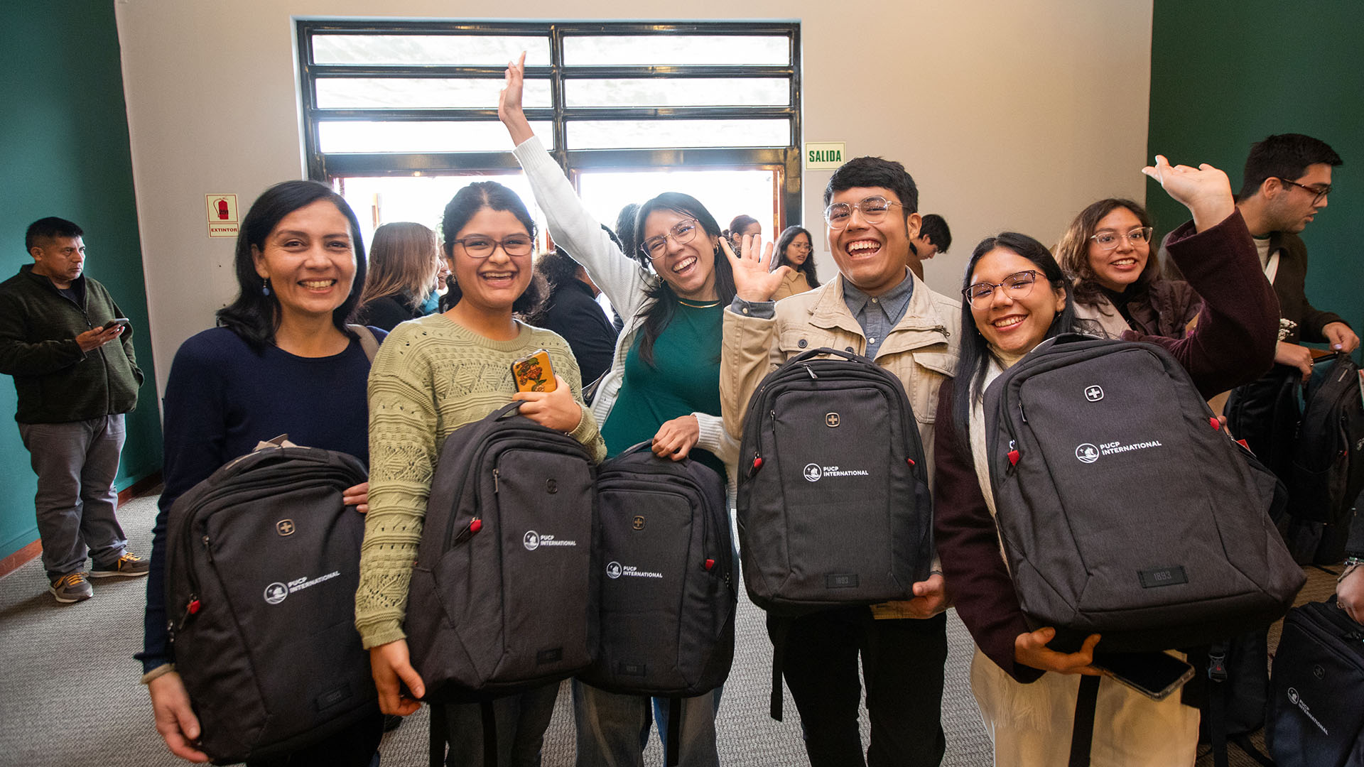 web-1920×1080-ceremonia-excellence-scholarship-6