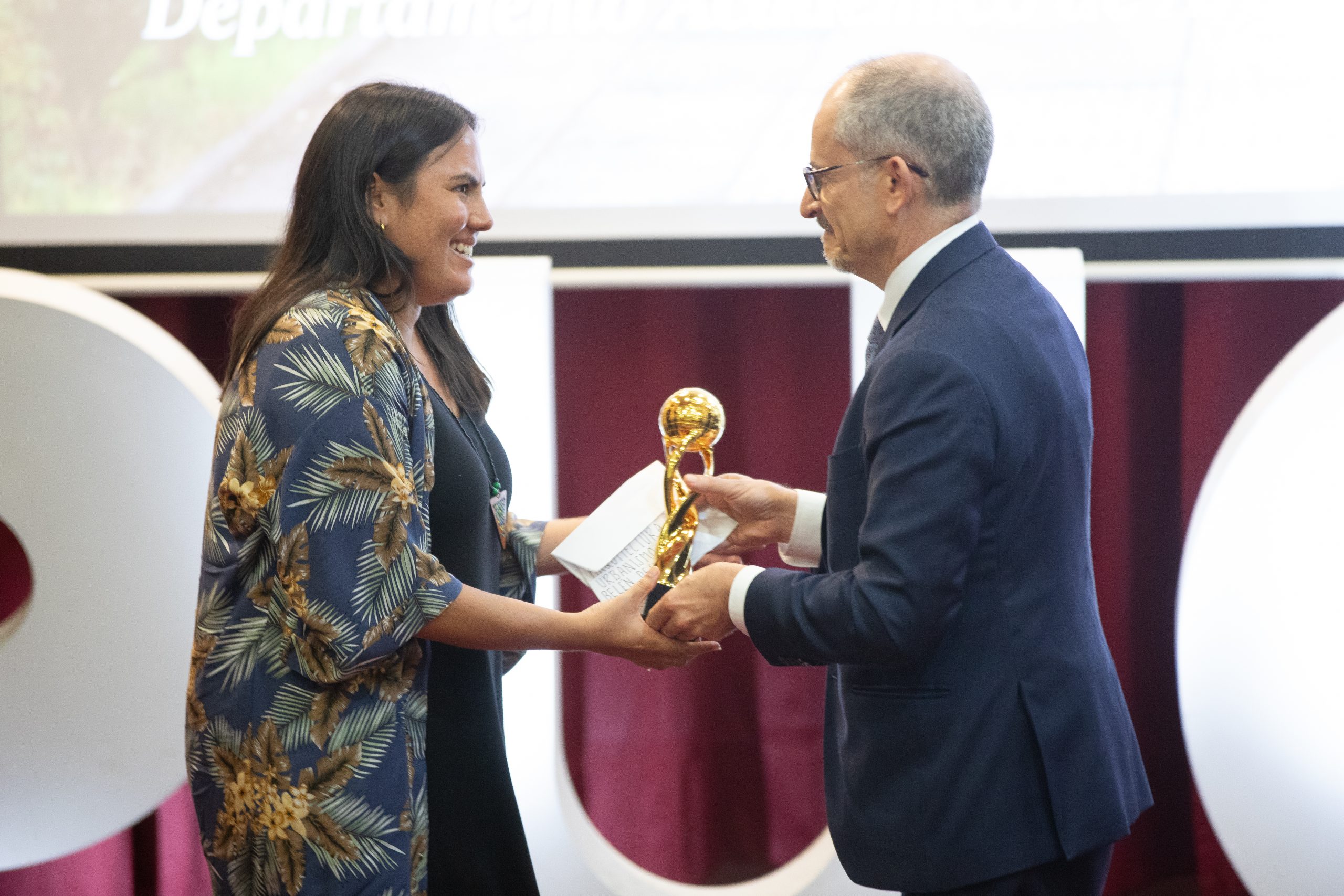 INTERNATIONAL AWARDS PUCP – JORGE CERDAN2193