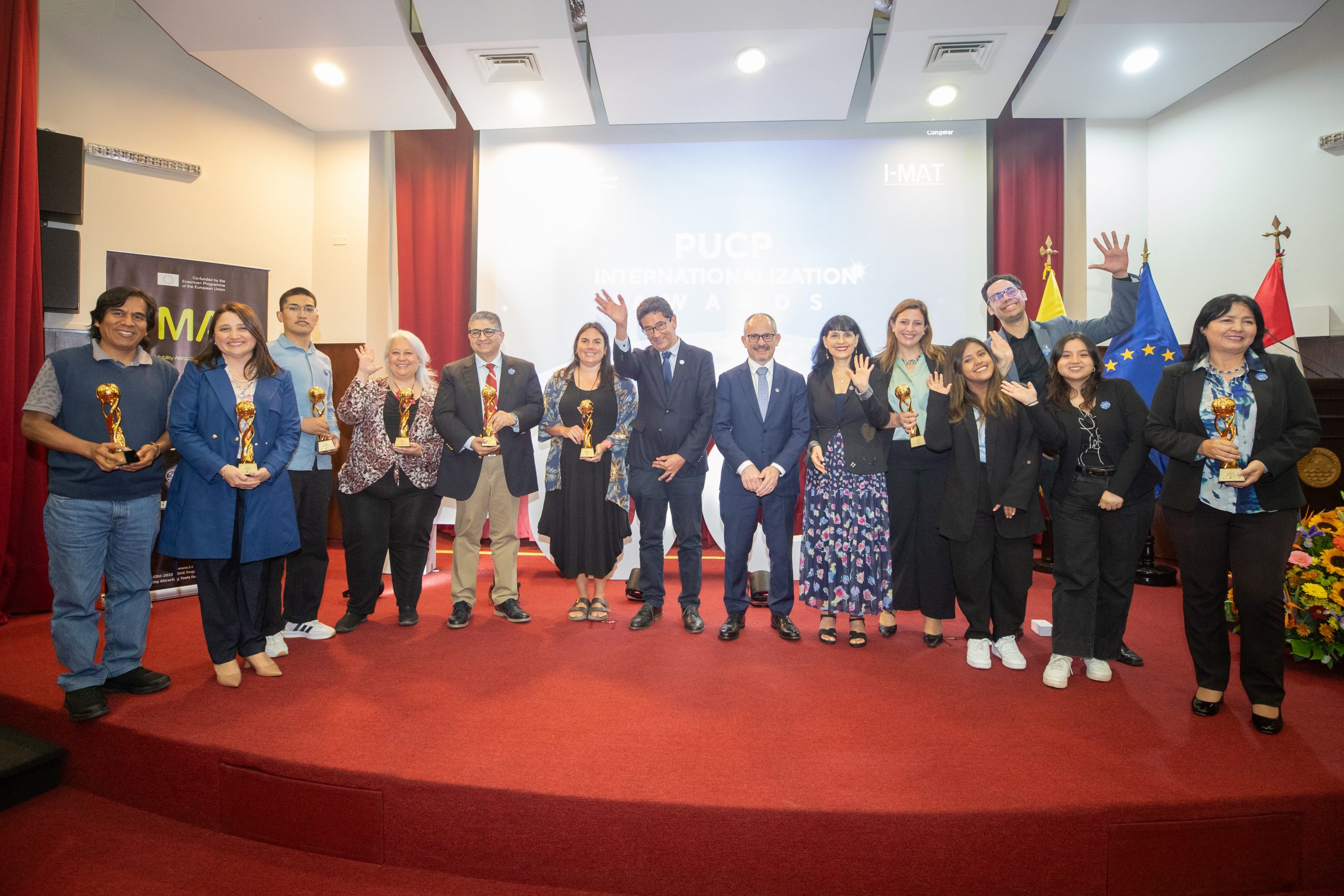 INTERNATIONAL AWARDS PUCP – JORGE CERDAN2198