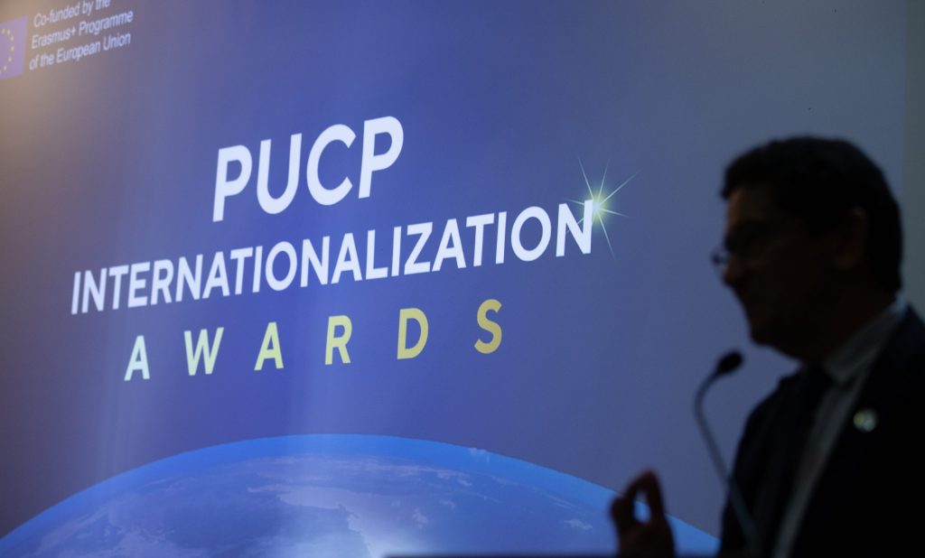 INTERNATIONAL AWARDS PUCP – JORGE CERDAN2210
