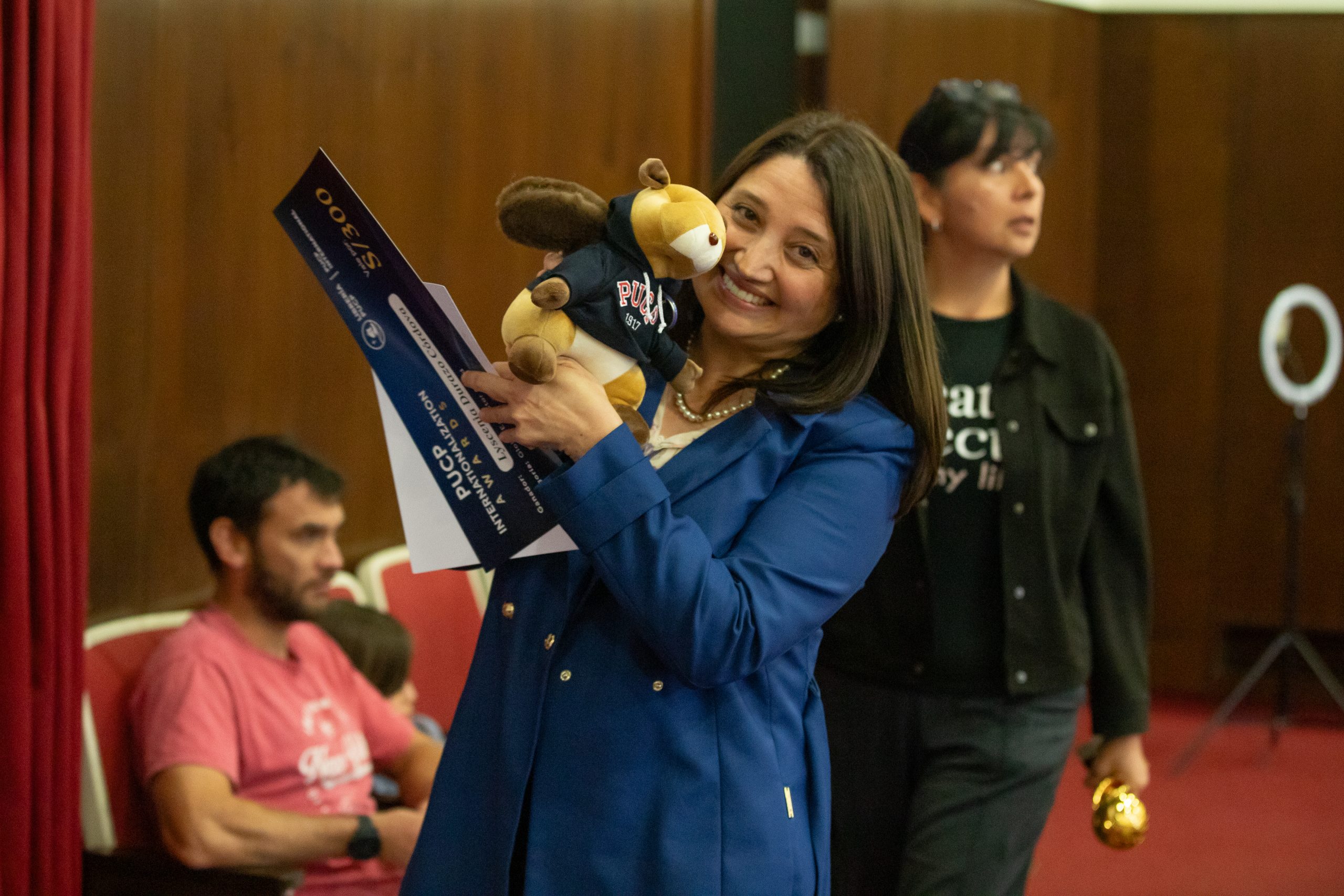 INTERNATIONAL AWARDS PUCP – JORGE CERDAN2231