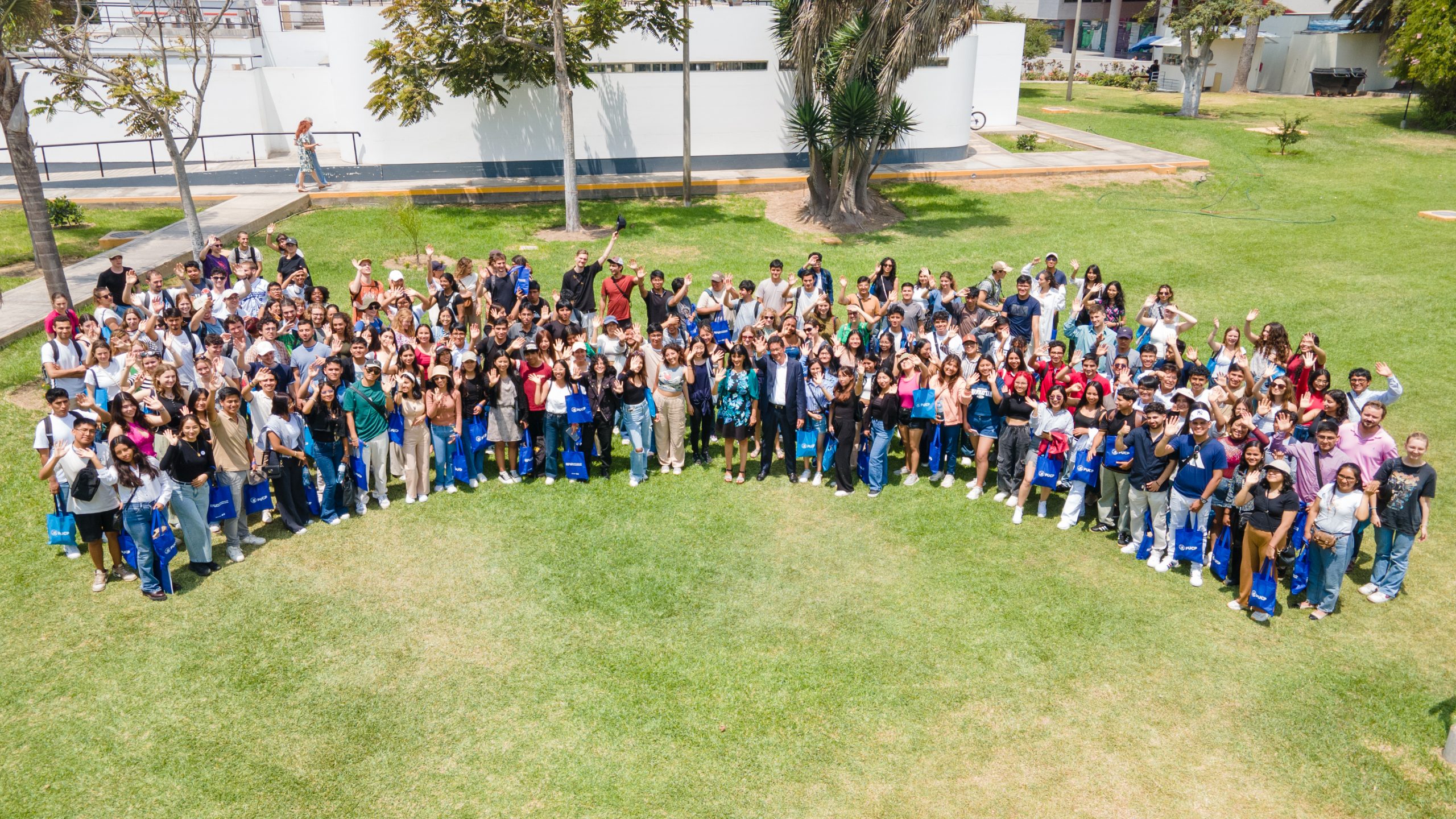 BIENVENIDAS ESTUDIANTES INTERNACIONALES Y RPU PUCP – JORGE CERDAN4073