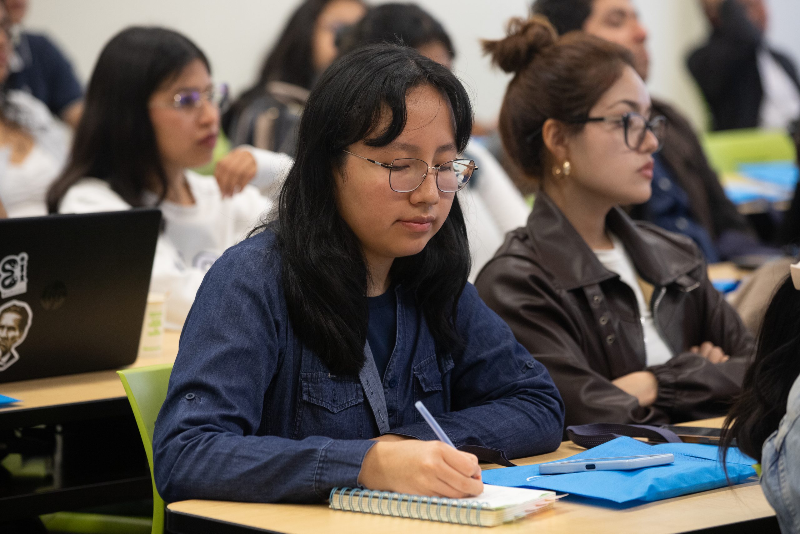 EVENTO PARLAMENTO ANDINO JOVENES PUCP – JORGE CERDAN4433