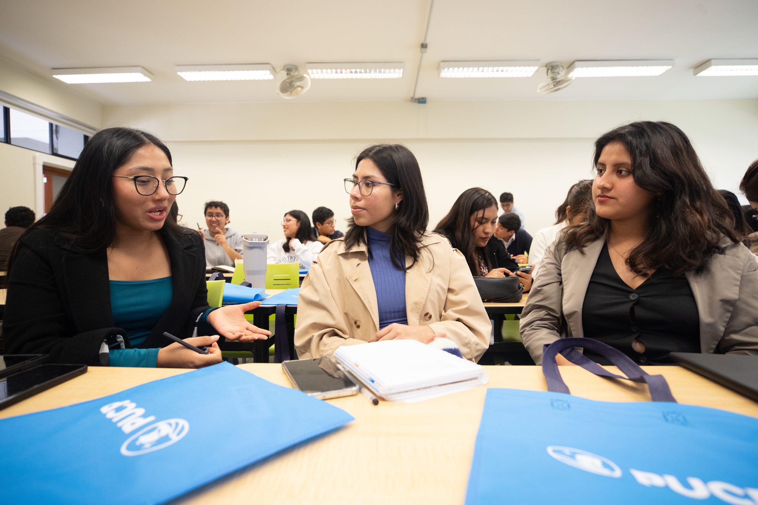 EVENTO PARLAMENTO ANDINO JOVENES PUCP – JORGE CERDAN4449