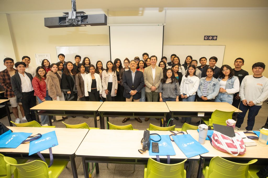 EVENTO PARLAMENTO ANDINO JOVENES PUCP – JORGE CERDAN4469