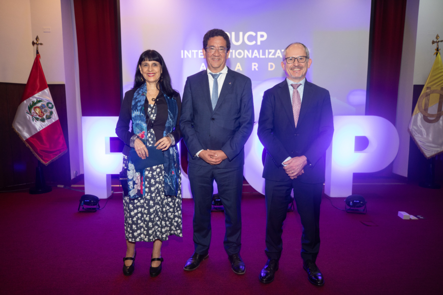INTERNATIONALIZATION-AWARDS-PUCP-JORGE-CERDAN-900×600