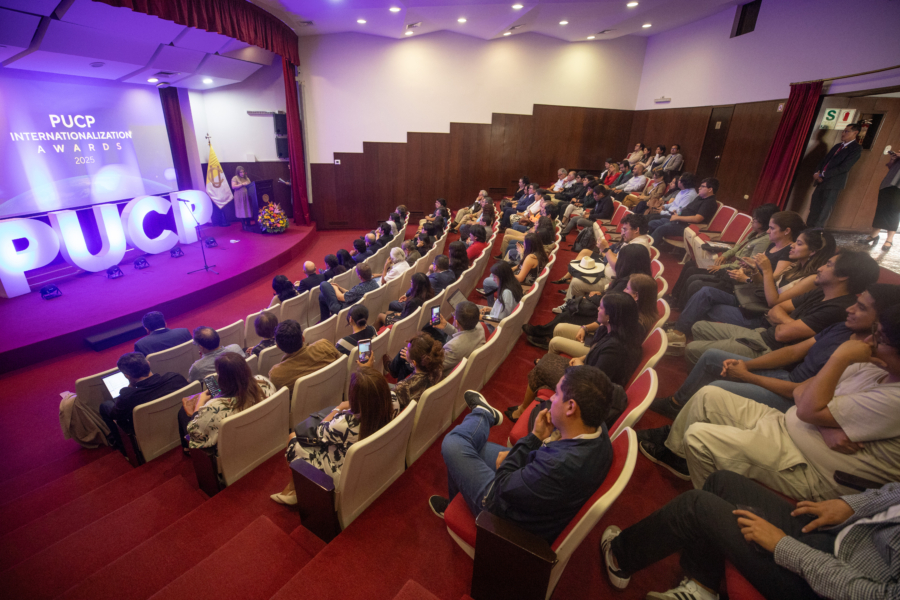 INTERNATIONALIZATION-AWARDS-PUCP-JORGE-CERDAN_11-900×600