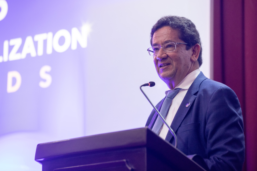 INTERNATIONALIZATION-AWARDS-PUCP-JORGE-CERDAN_6-900×600