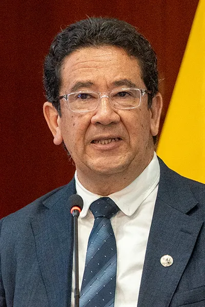 julio-del-valle-400×600-1